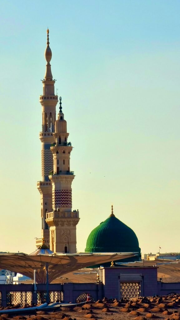 Green dome and minarets of Al-Masjid an-Nabawi, Madinah